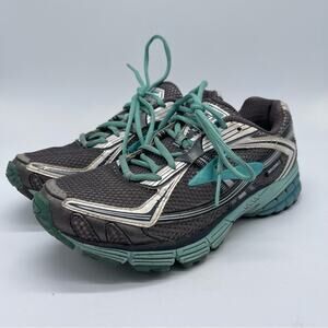 Brooks Ravena 3, Running Shoes. Size 8.5. In excellent condition!